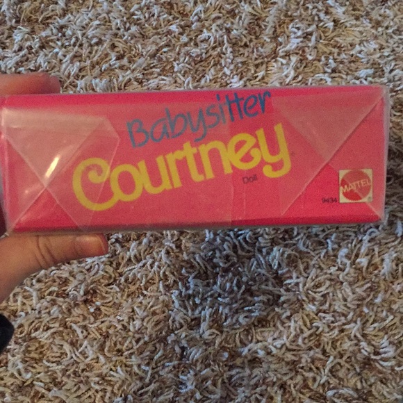 Vintage Babysitter Courtney Barbie - Picture 6 of 8